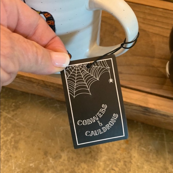 Cobwebs & Cauldrons Halloween Skeleton Mugs 
Brand New - Picture 5 of 6